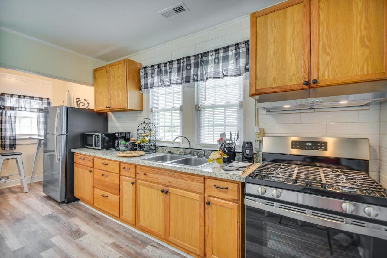 Charming Newport News Cottage Less Than 1 Mi To Ocean! Hampton Exteriér fotografie