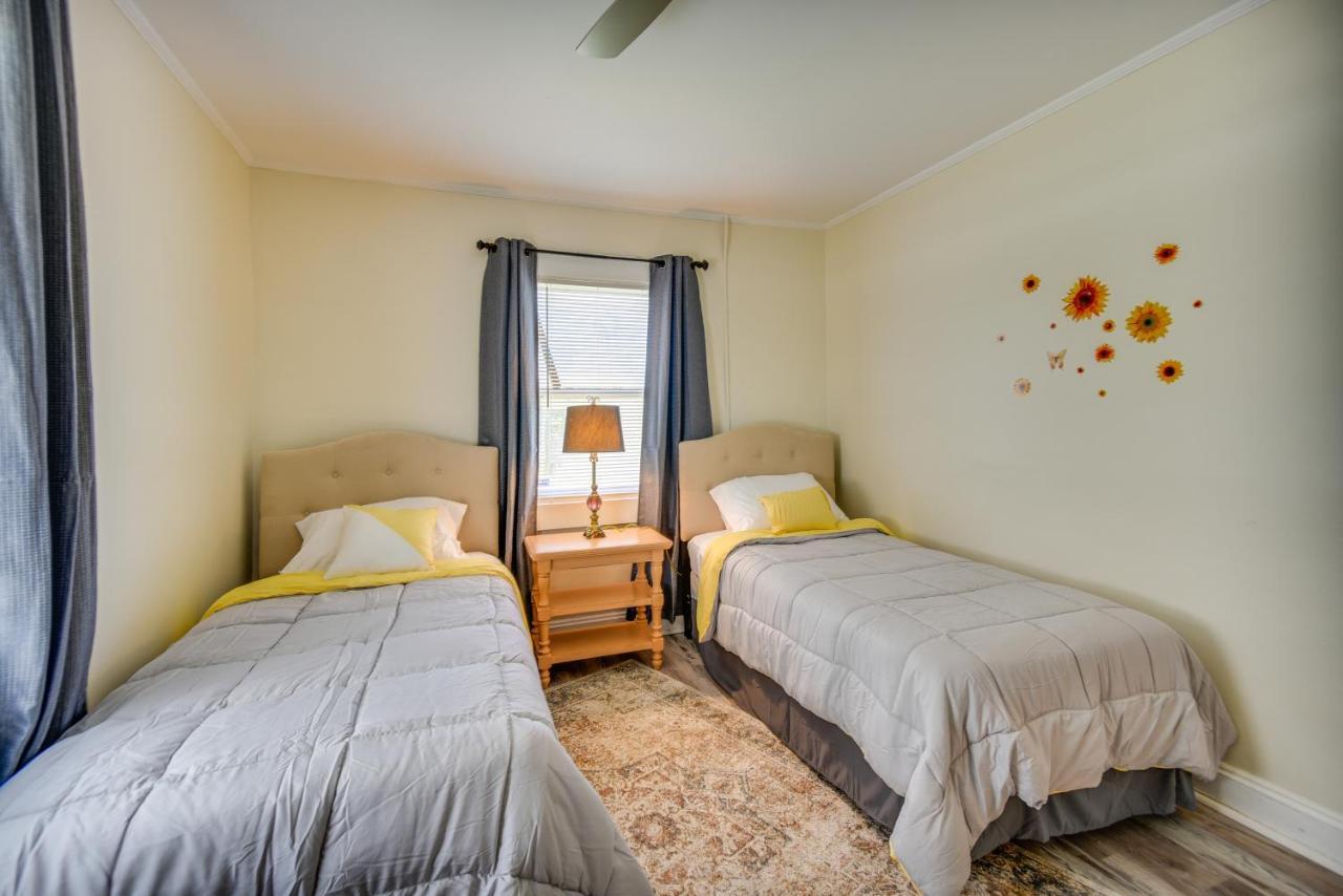 Charming Newport News Cottage Less Than 1 Mi To Ocean! Hampton Exteriér fotografie