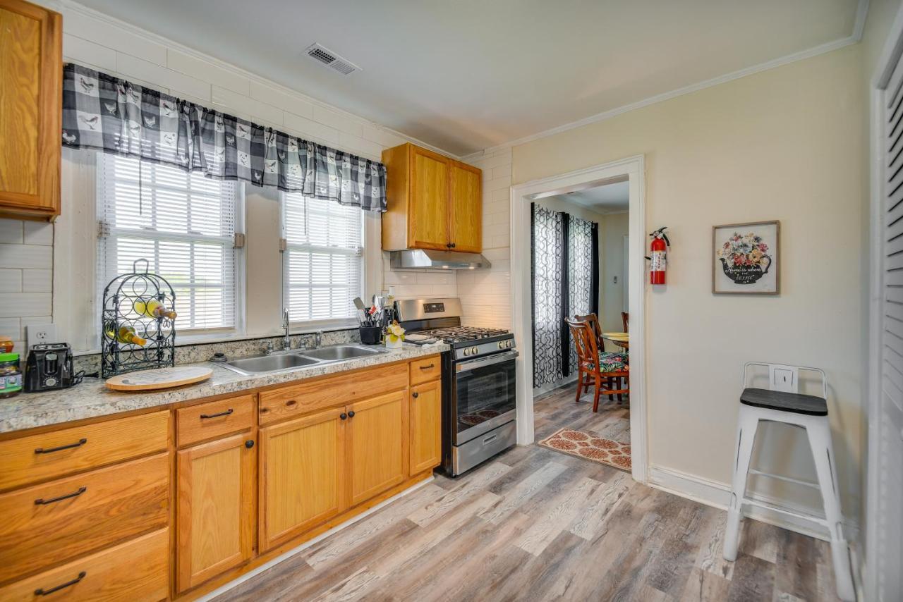 Charming Newport News Cottage Less Than 1 Mi To Ocean! Hampton Exteriér fotografie